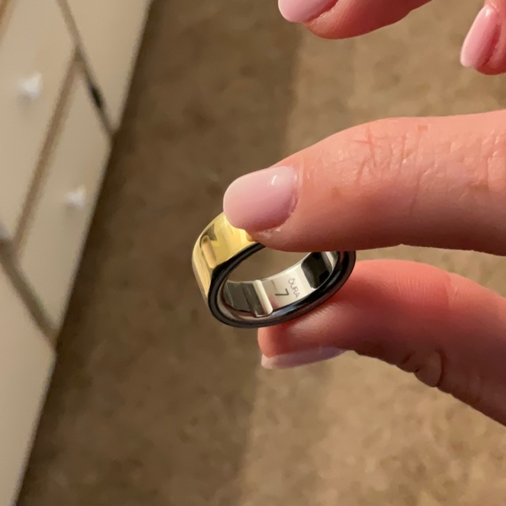 Oura Ring Gen 4 – Heritage Gold – Size 7 - Picture 5 of 6